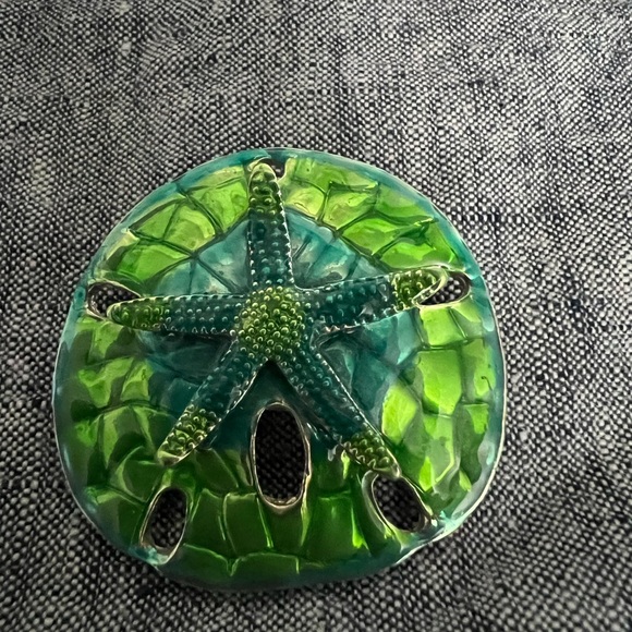 Colorful Sand Dollar pendant /brooch - Picture 3 of 3